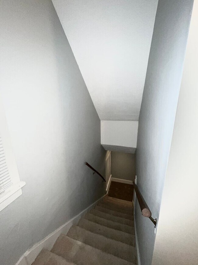 Building Photo - Beautiful 2 Bedroom Apartment!!!