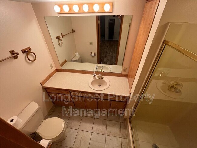 Building Photo - 4426 SW 34th Ave