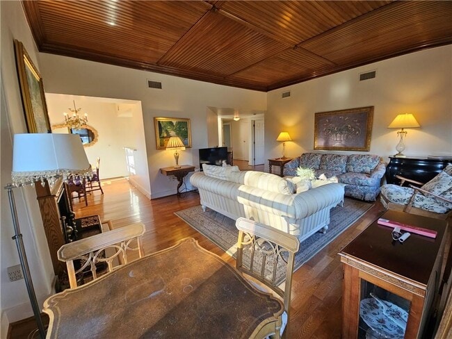 Building Photo - 364 BELLEVUE Avenue UNIT W S