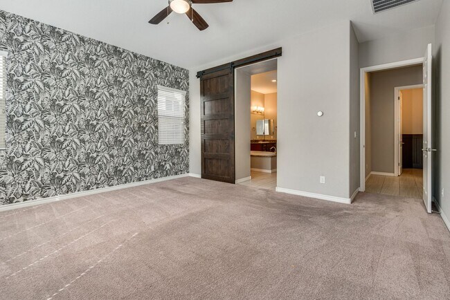 Building Photo - Stunning Summerlin Rental on Private Cul-d...