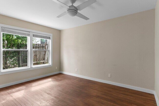 Building Photo - 4305 Leslie Ave