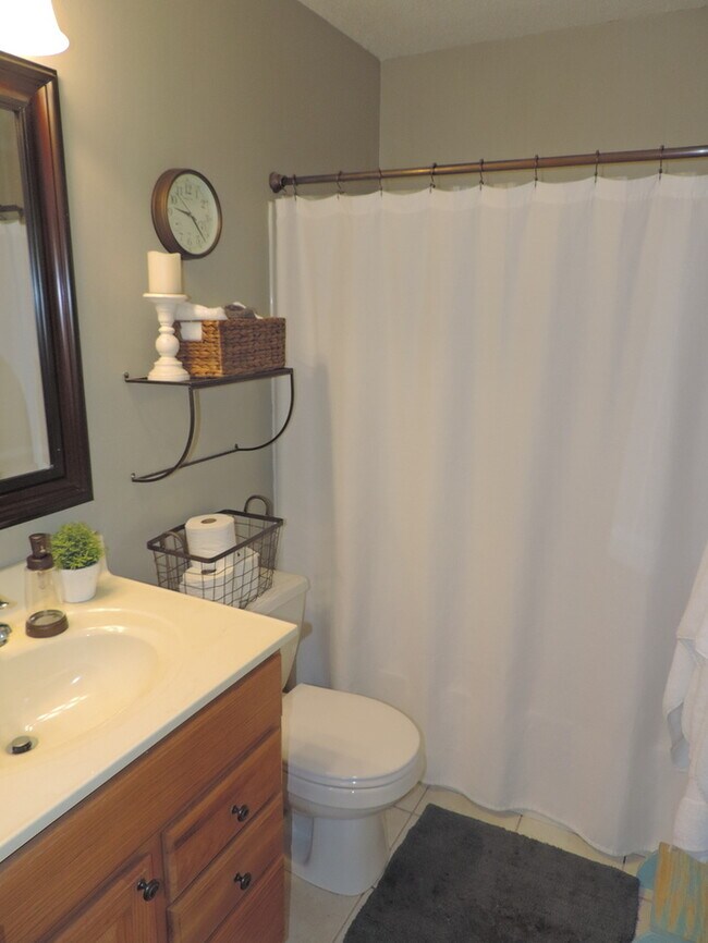 Building Photo - $1,650 | 3 Bedroom, 1 Bathroom House | Pet Friendly* | Available for August 1st, 2026 Move In!