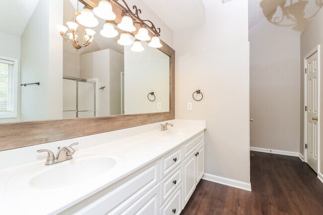 Building Photo - 1879 Clay Dr SW