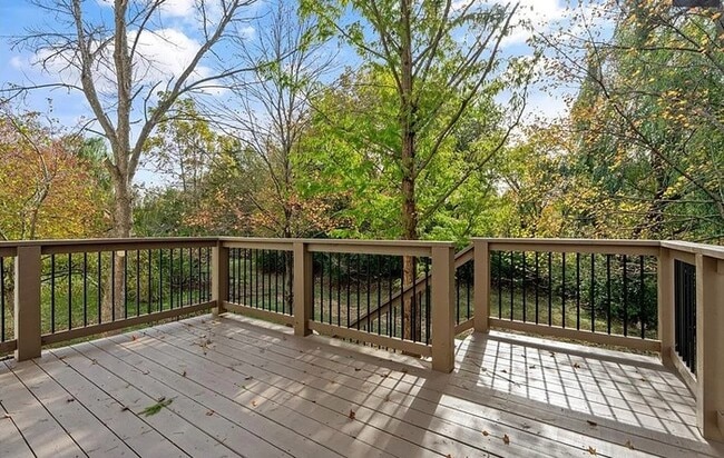 Building Photo - Spacious and Elegant 4 BR 4 BA Home in Olathe!