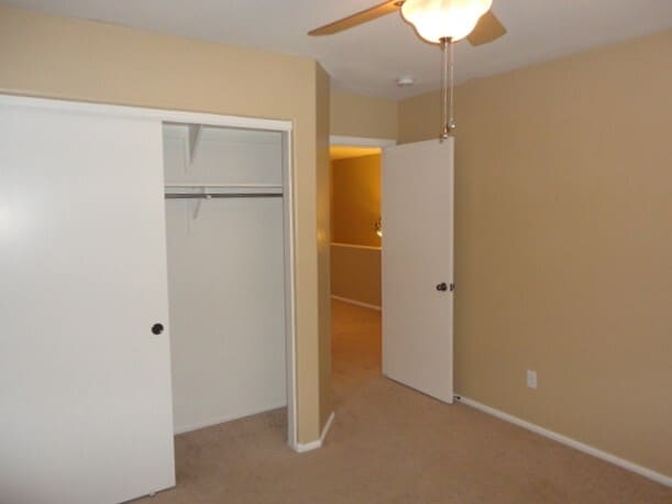 Building Photo - 386 E Daniella Dr