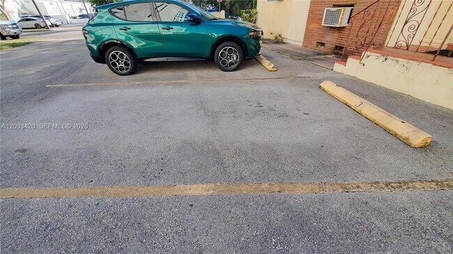 Building Photo - 215 Zamora Ave