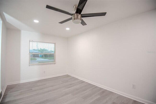 Building Photo - 6440 Greylynne St