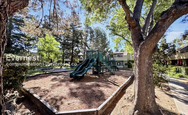 Building Photo - 283 Tradewinds Dr