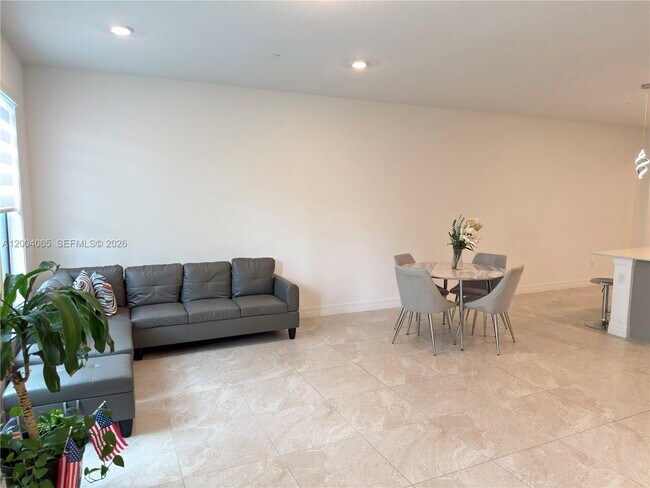 Building Photo - 8344 NW 7th Pl