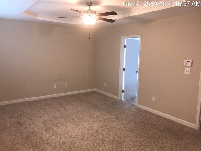 Building Photo - 124 Sorrel Ct