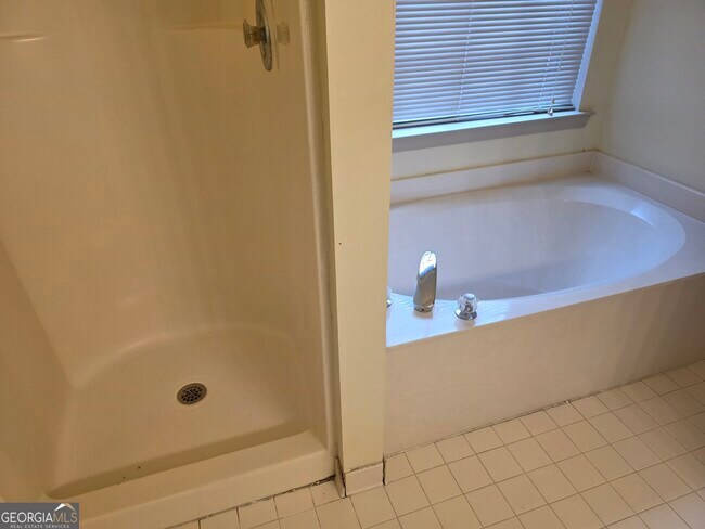 Building Photo - 7016 Hollow Oak Ct