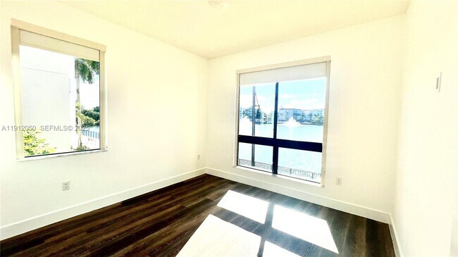 Building Photo - 4670 NW 84th Ave