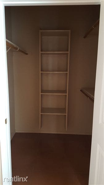 Building Photo - 3331 E Bermuda St