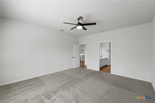 Building Photo - 209 Villars Dr