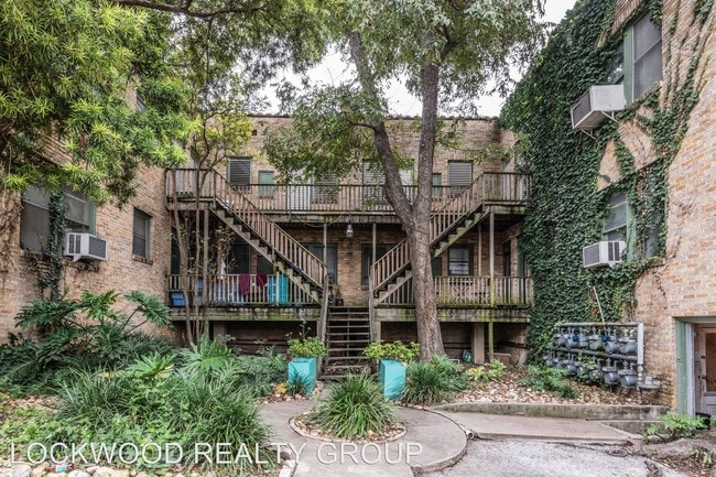 Building Photo - 329 W Huisache Ave