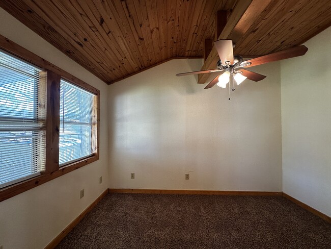 Building Photo - 1453 Chapparal Rd