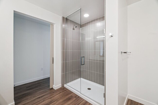 Building Photo - 222 E Jefferson St