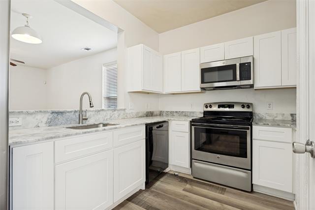 Building Photo - 2609 Van Buren Dr