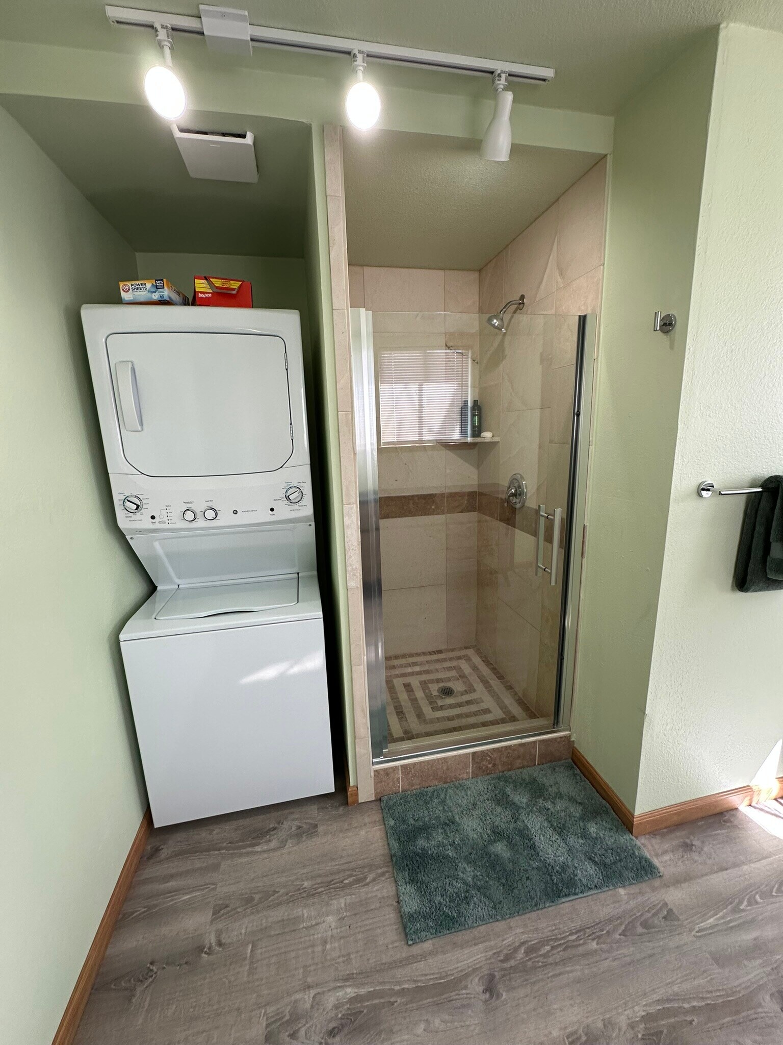 Washer and dryer and brand new shower - 400 Main St