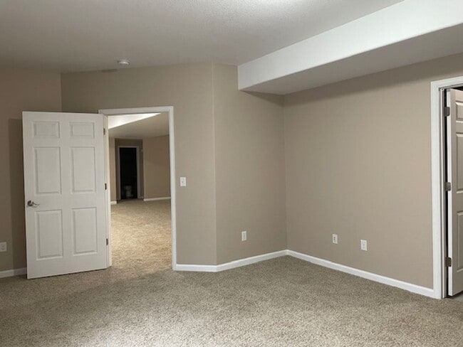 Building Photo - 6960 Whistler Dr