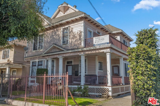 Building Photo - 1223 W 23rd St