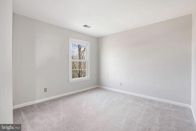 Building Photo - 7329 Fleetwood Ct