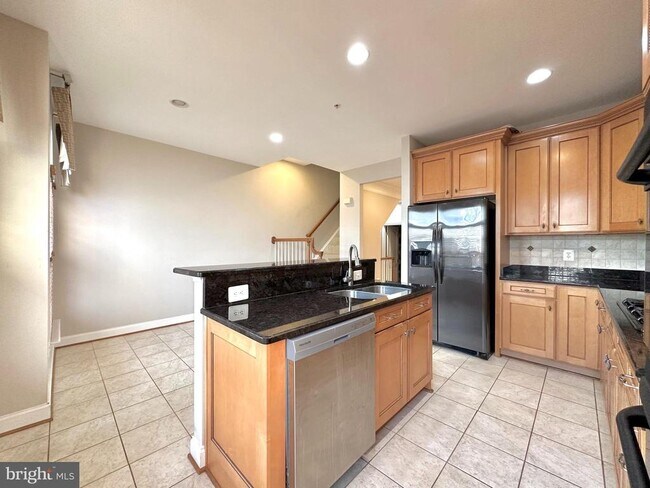 Building Photo - 11837 Regents Park Dr