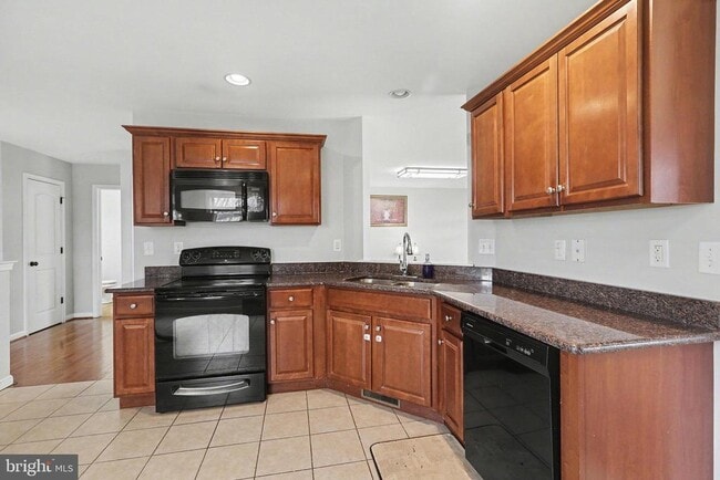 Building Photo - 1841 Vista Dr