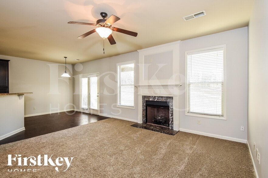 Building Photo - 4868 Maple Glen Dr