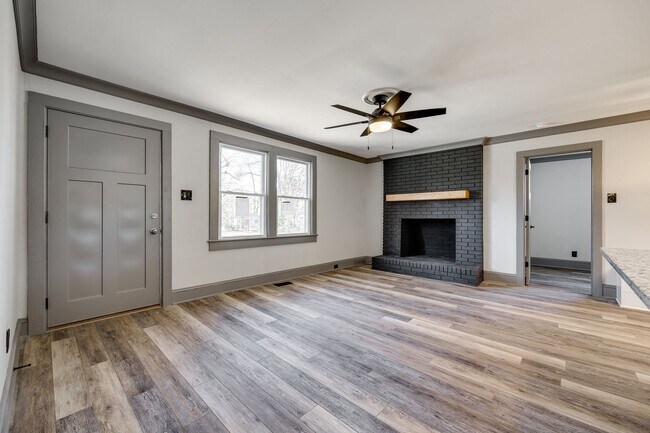 Building Photo - Newly Renovated Rock Hill Home Close to Downtown