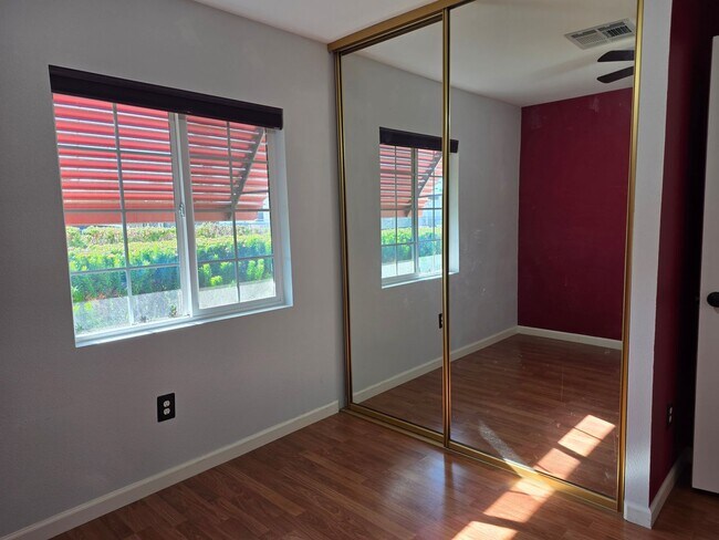 Building Photo - STUNNING PROPERTY-3 bedroom/2 bath Manufacture home in Central Bullhead City