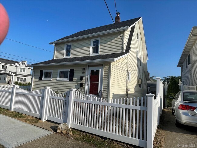 Primary Photo - 857 Garfield St