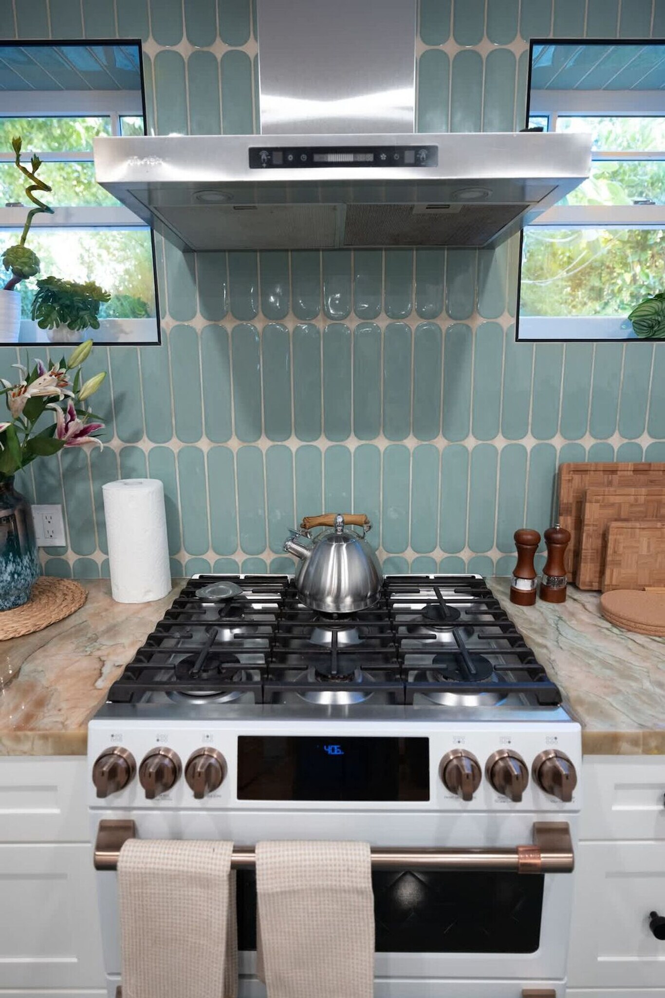 Building Photo - 3148 College Ave