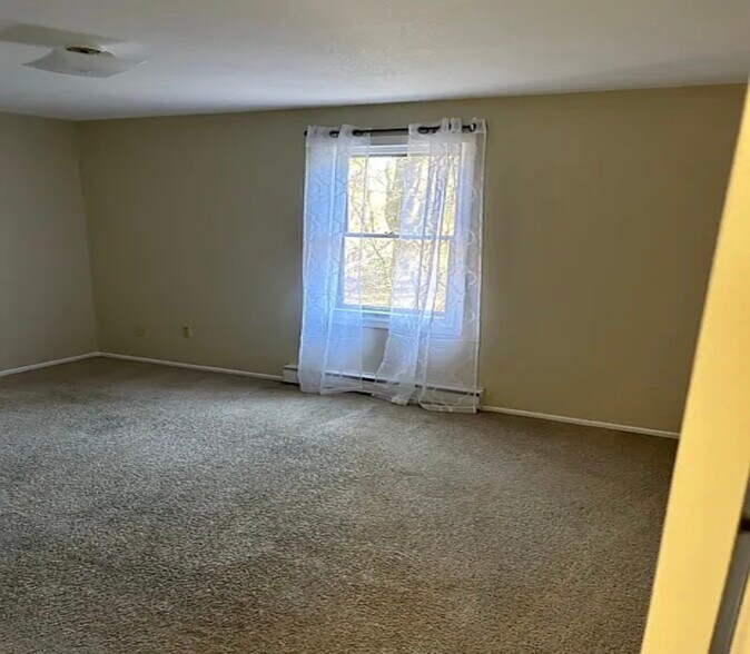 Building Photo - 297 Ashland Ave