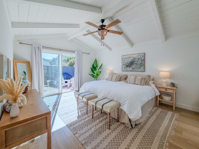 Building Photo - 4954 Dolphin Way