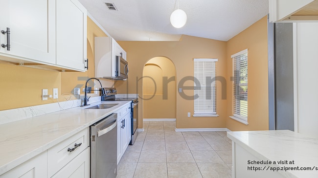 Building Photo - 16838 Cornerwood Dr