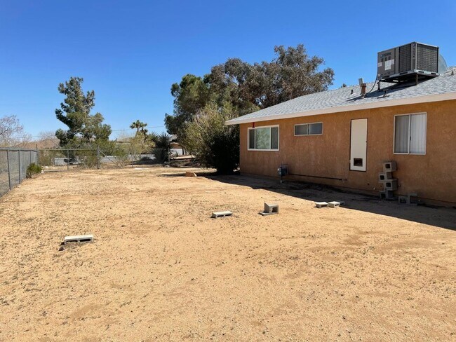 Building Photo - AVAILABLE NOW $200 off First Month Rent