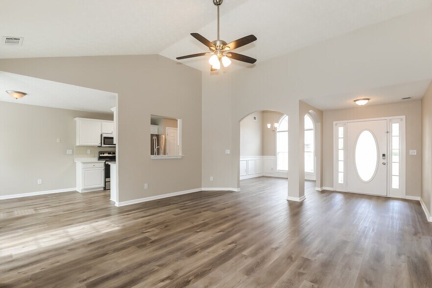 Building Photo - 725 Loblolly Ln