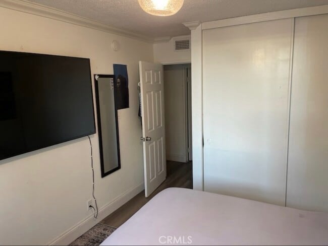 Building Photo - 6979 Palm Ct