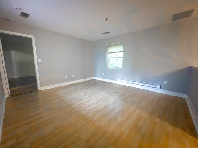 Building Photo - 27 Judd Square