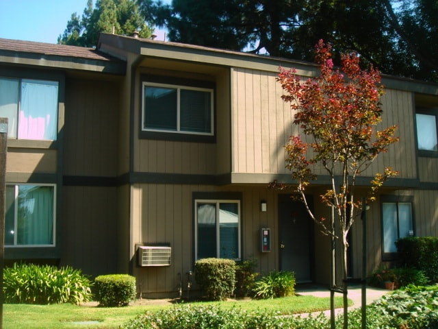 Primary Photo - Fremont condo has nice recent upgrades!