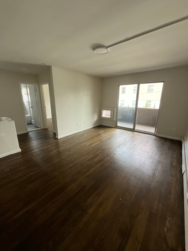 Building Photo - 473 Park Ave