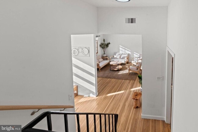 Building Photo - 209 Front St