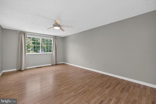 Building Photo - 4009 Shallow Brook Ln