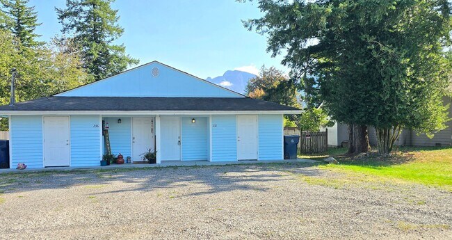 Building Photo - 2 Bedroom Unit Available Now in Gold Bar -...