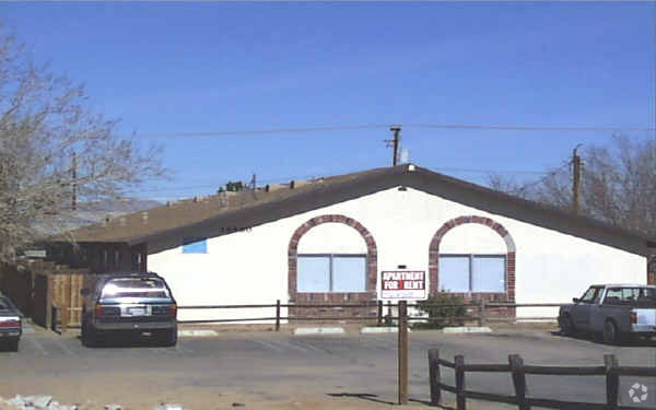 Building Photo - 16460 Sequoia Ave