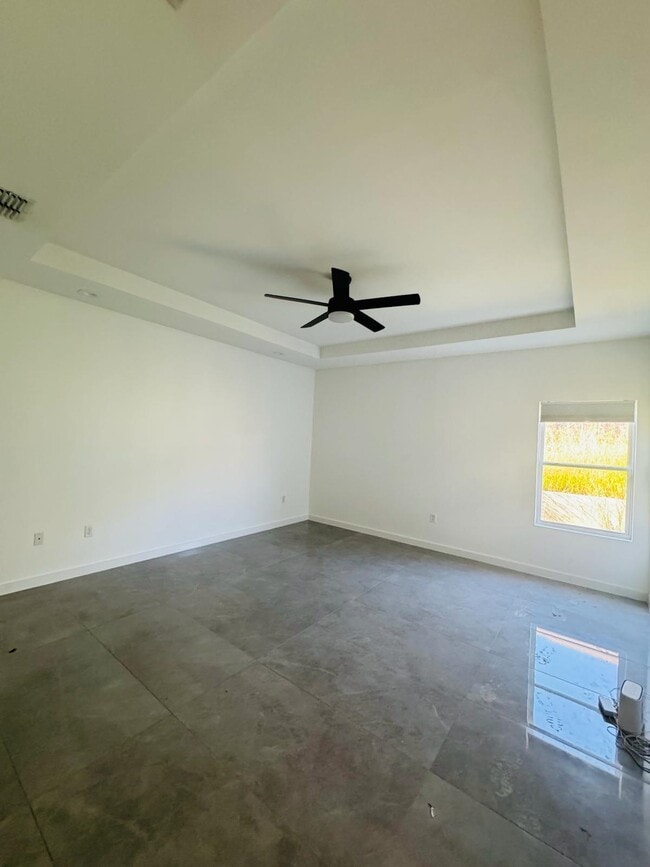 Building Photo - 420 Placido Dr