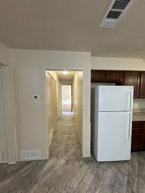 Building Photo - 618 Comal Ave