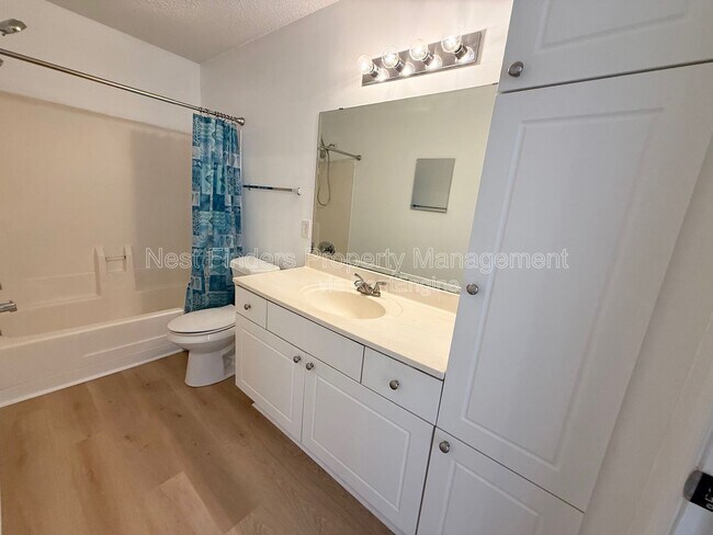 Building Photo - 10200 Belle Rive Blvd