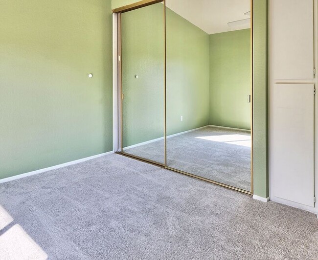 Building Photo - 26316 Los Viveros